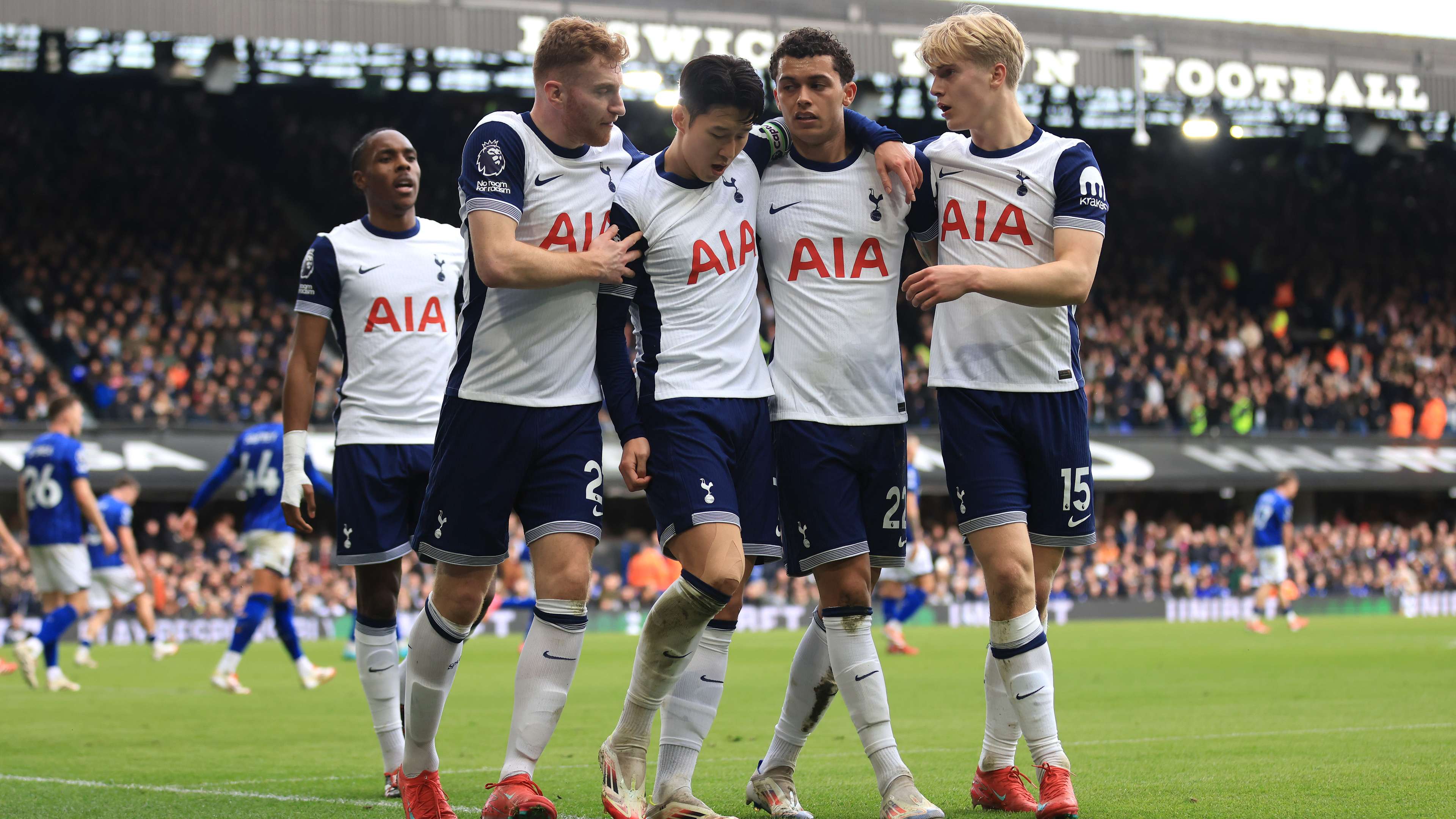 馬龍希望通過讓戈登與巴恩斯匹配上場時間來獲得最佳對位機會.