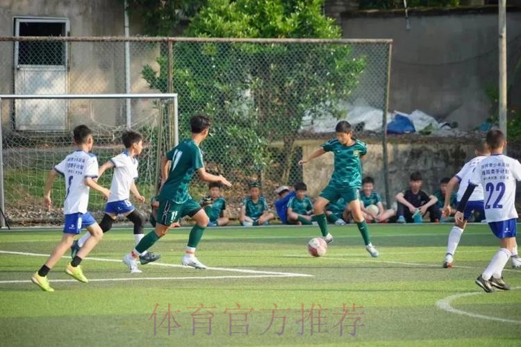 绿茵场上手牵手！浙江-阿克苏青少年足球“绿茵牵手计划”夏令营顺利结营